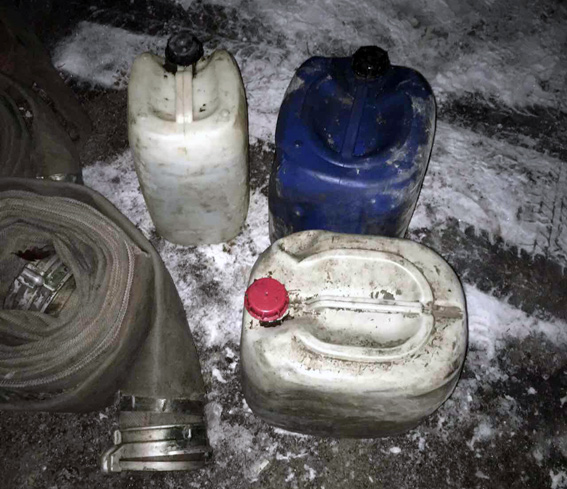 В Житомирській області поліцейські затримали п’ятьох шукачів бурштину