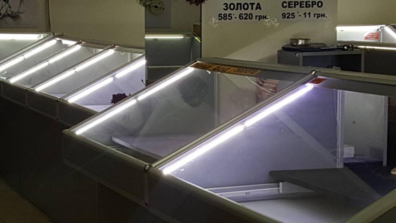 У Миколаєві банда зловмисників здійснила збройний напад на ювелірний магазин