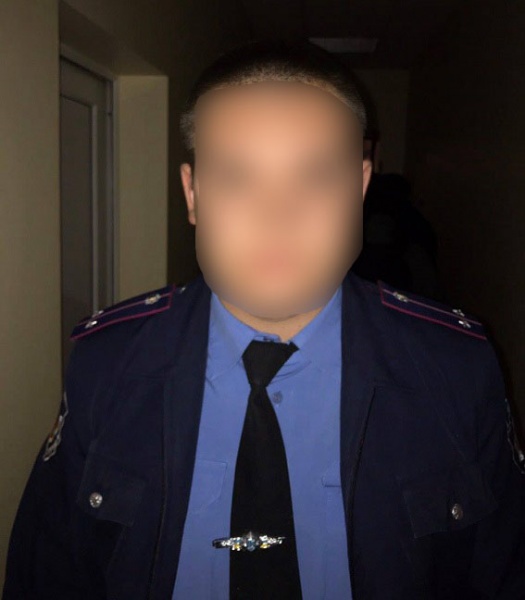 В Одессе на взятке от переселенки задержали действующих и экс-правоохранителей