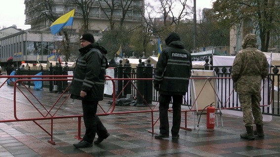 Правопорядок под Радой обеспечивается в обычном режиме, - Крищенко