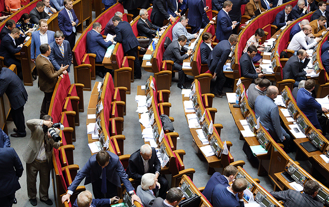 Новини України за 31 червня: "чорна бухгалтерія" ПР і перспективи безвізового режиму