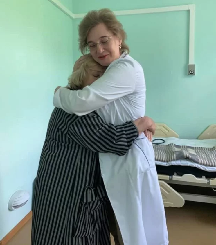 Попала в больницу: Ада Роговцева всерьез напугала украинцев