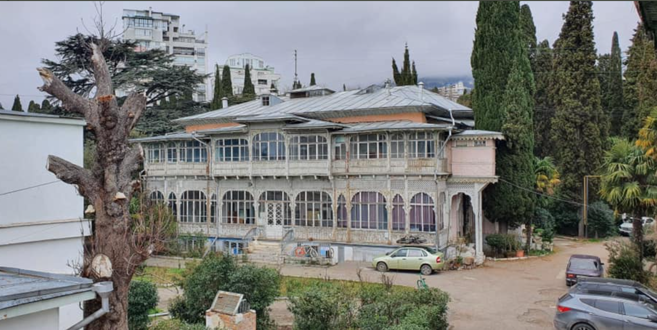 Окупанти знищують історичну садибу в серці Ялти: новий поворот у скандалі