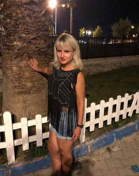 Спливли нові деталі про українку, яка викинула паспорт: чекаємо відео з вибаченнями