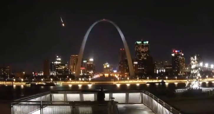 Великий метеорит вибухнув у небі над США: приголомшливе відео