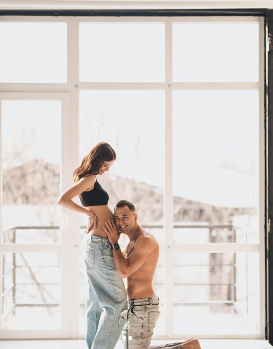 Холостяк-10 Макс Михайлюк скоро станет отцом: нежные фото с возлюбленной