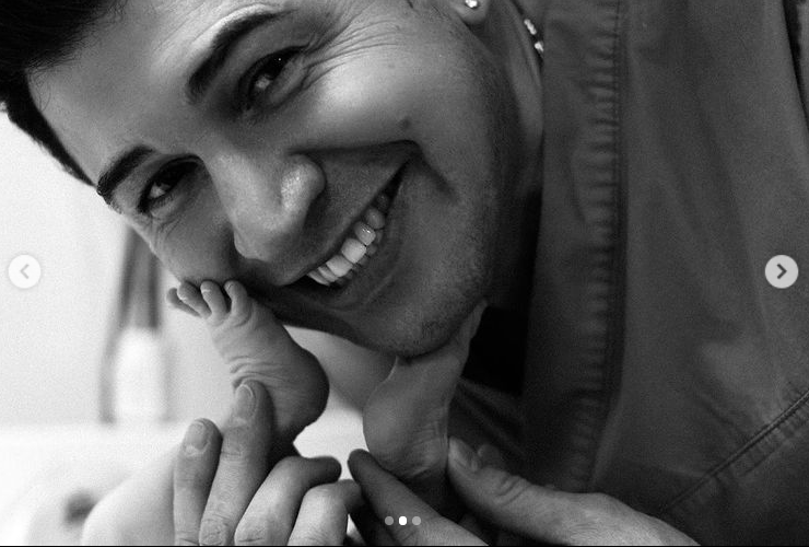 Андрій Джеджула знову став татом: ніжні фото малятка з пологового будинку