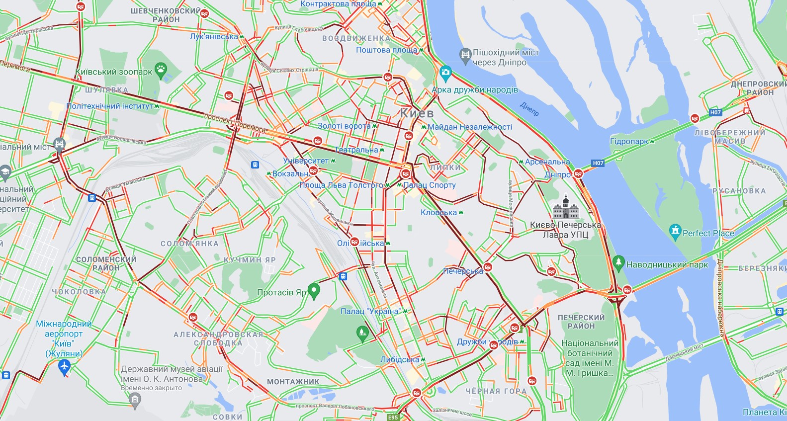 Киев остановился в пробках: какие улицы стоит объехать