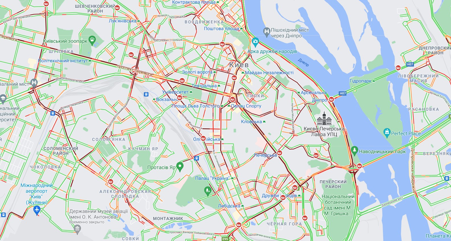 Київ зупинився в заторах: які вулиці варто об'їхати