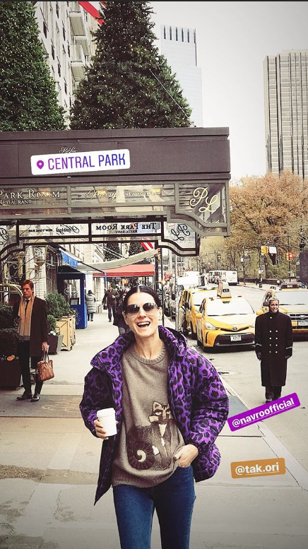 Маша Єфросиніна підкорила стильним вбранням на прогулянці в Нью-Йорку