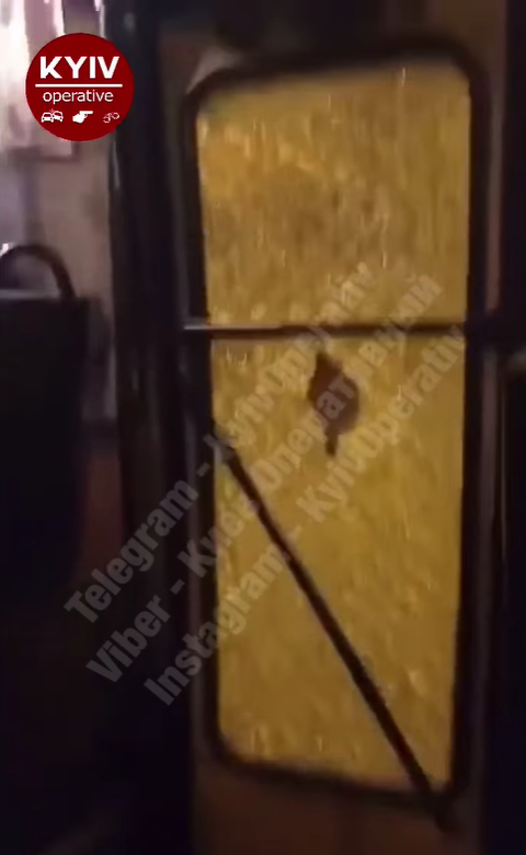 Під Києвом обстріляли автобус з пасажирами: відео інциденту