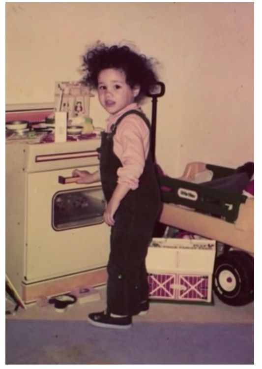 Влюбился в нее без памяти: отец Меган Маркл показал уникальные детские фото дочери