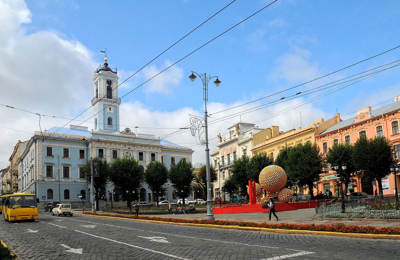Черновцы в деталях: путеводитель по самым интересным памятникам, отелям и ресторанам города