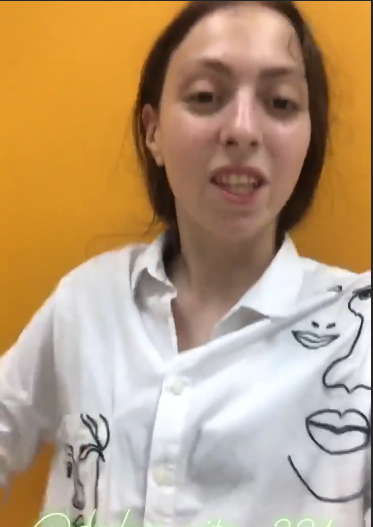 Дочь Оли Поляковой в трендовом образе показала длинные ноги