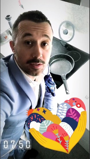 Завтрак в постель: романтик Сергей Бабкин трогательно поздравил своих женщин с 8 марта