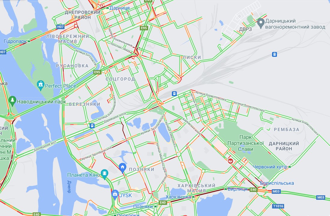 В Киеве образовались пробки перед праздничными выходными