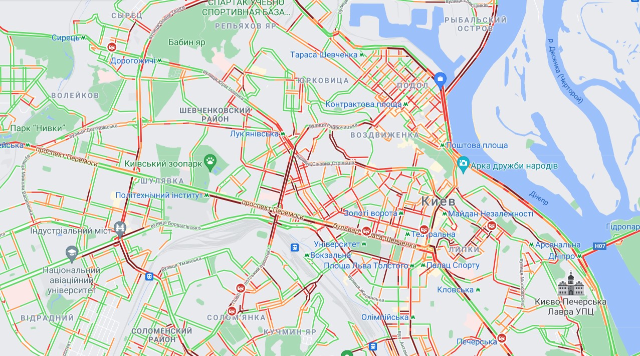 Киев остановился в пробках из-за непогоды: какие улицы стоит объезжать