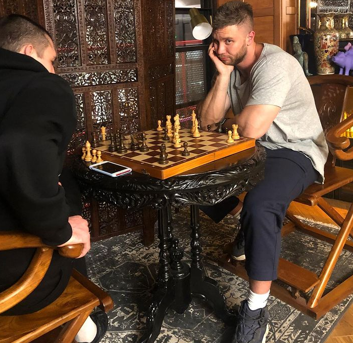 Холостяк признался, что уже встретил любовь, и рассказал, кто лучше всего целовался