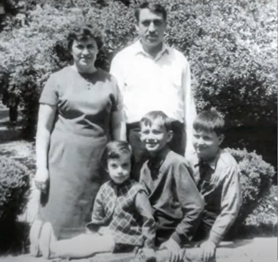 Меладзе растрогал признанием о родителях: они есть в каждой моей песне