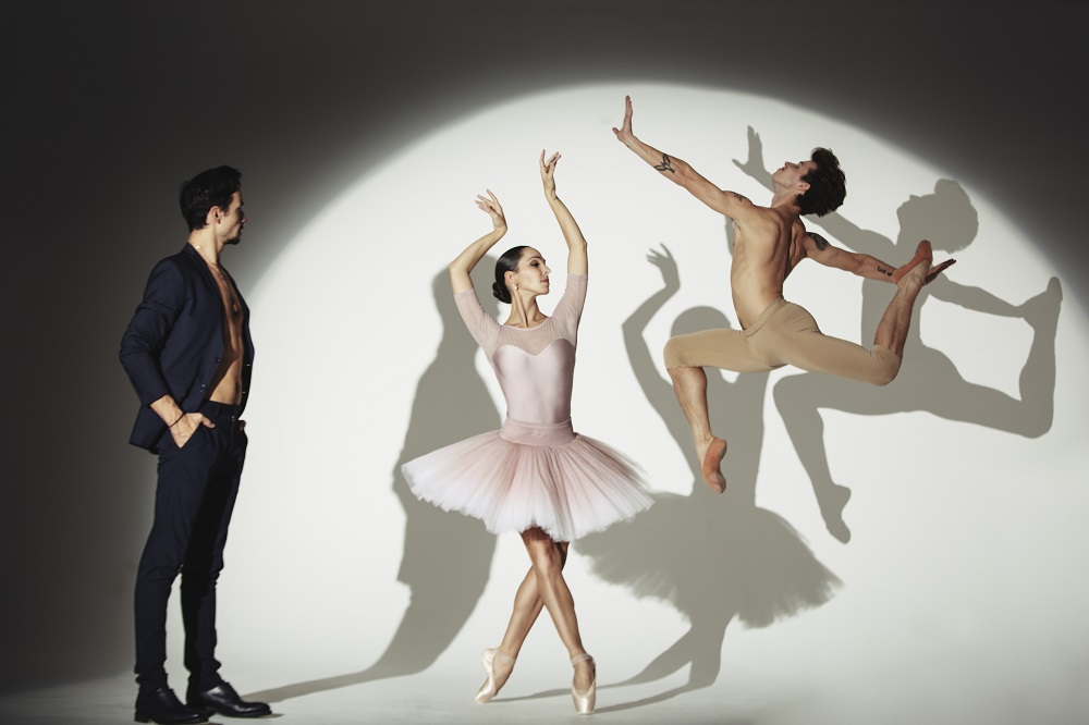 Грація та краса: Олександр Стоянов знявся в ефектній фотосесії з американськими артистами