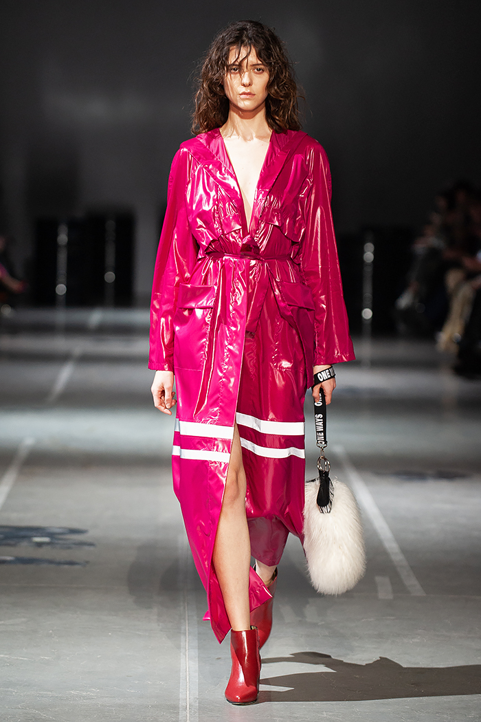 В неоновых огнях большого города: VOROZHBYT&ZEMSKOVA представили кислотную коллекцию FW19-20