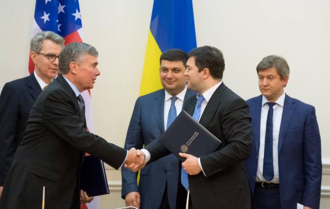 Новини України за 23 травня: справа проти Коболєва і митне угоду з США