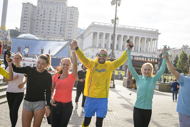 15 фондів збирають благодійні кошти завдяки "добрим бігунам" 9-го Київського марафону