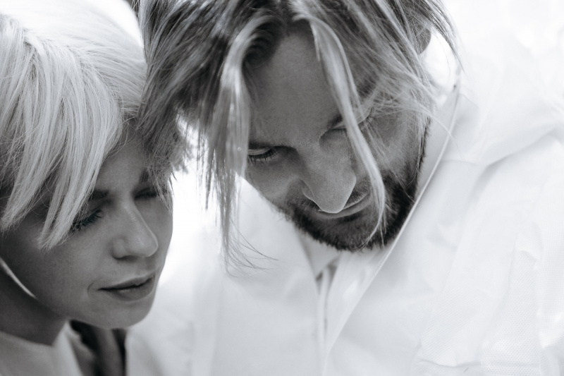 "Сміттєзвалище і пластикові пакети": ONUKA та Алан Бадоєв презентували новий яскравий кліп