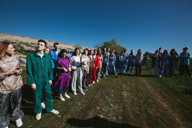 "Сміттєзвалище і пластикові пакети": ONUKA та Алан Бадоєв презентували новий яскравий кліп