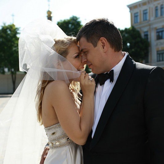 "Спасибо моей вселенной, моему ангелу": Тина Кароль растрогала сеть в годовщину свадьбы