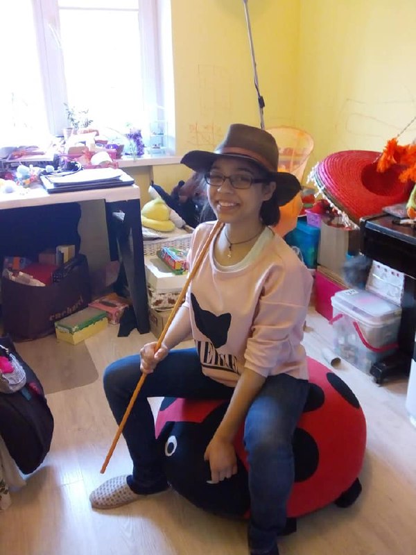 У Києві семикласниця стрибнула з вікна школи: рідні назвали причину