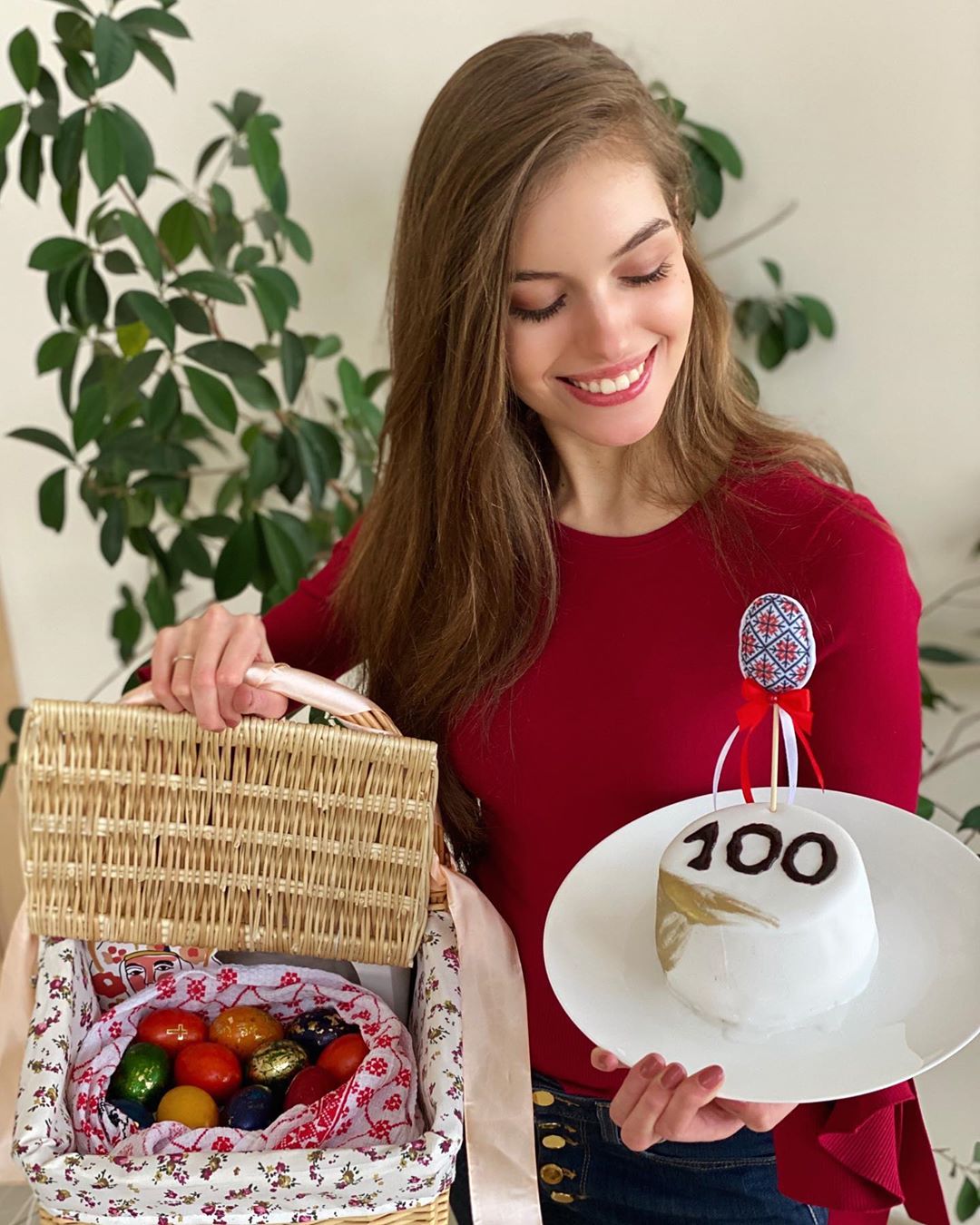 Первая в нашей семейной жизни: Дмитрий Комаров похвастался паской, что испекла его жена