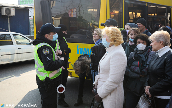 Карантин в Киеве: появились фото "штурма" автобусов