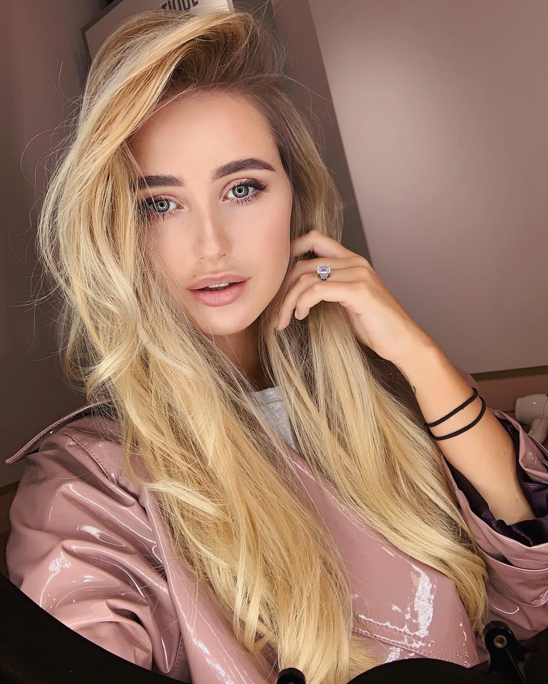 Латексная конфетка: жена Николая Тищенко восхитила сеть новым образом