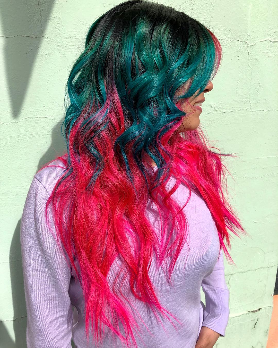 Неоновый демон: сеть "взорвал" супер яркий hair-тренд 2019 (фото)