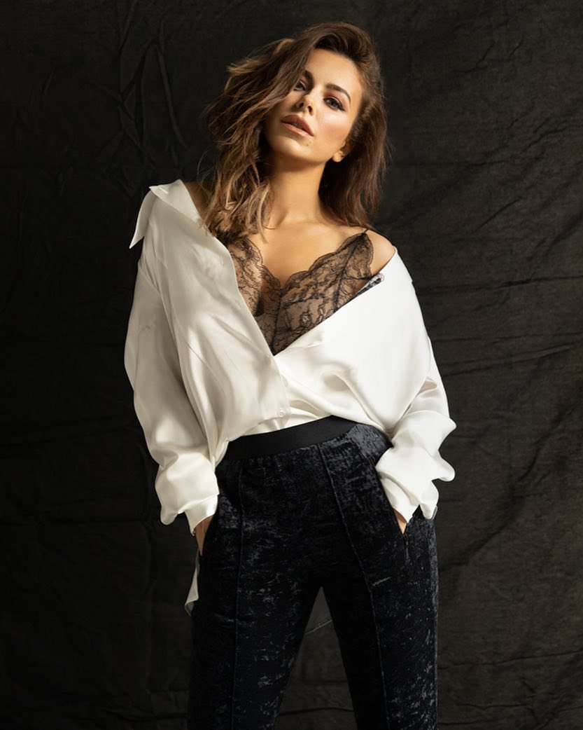 Показала білизну: Ані Лорак вразила фанатів спокусливим фото