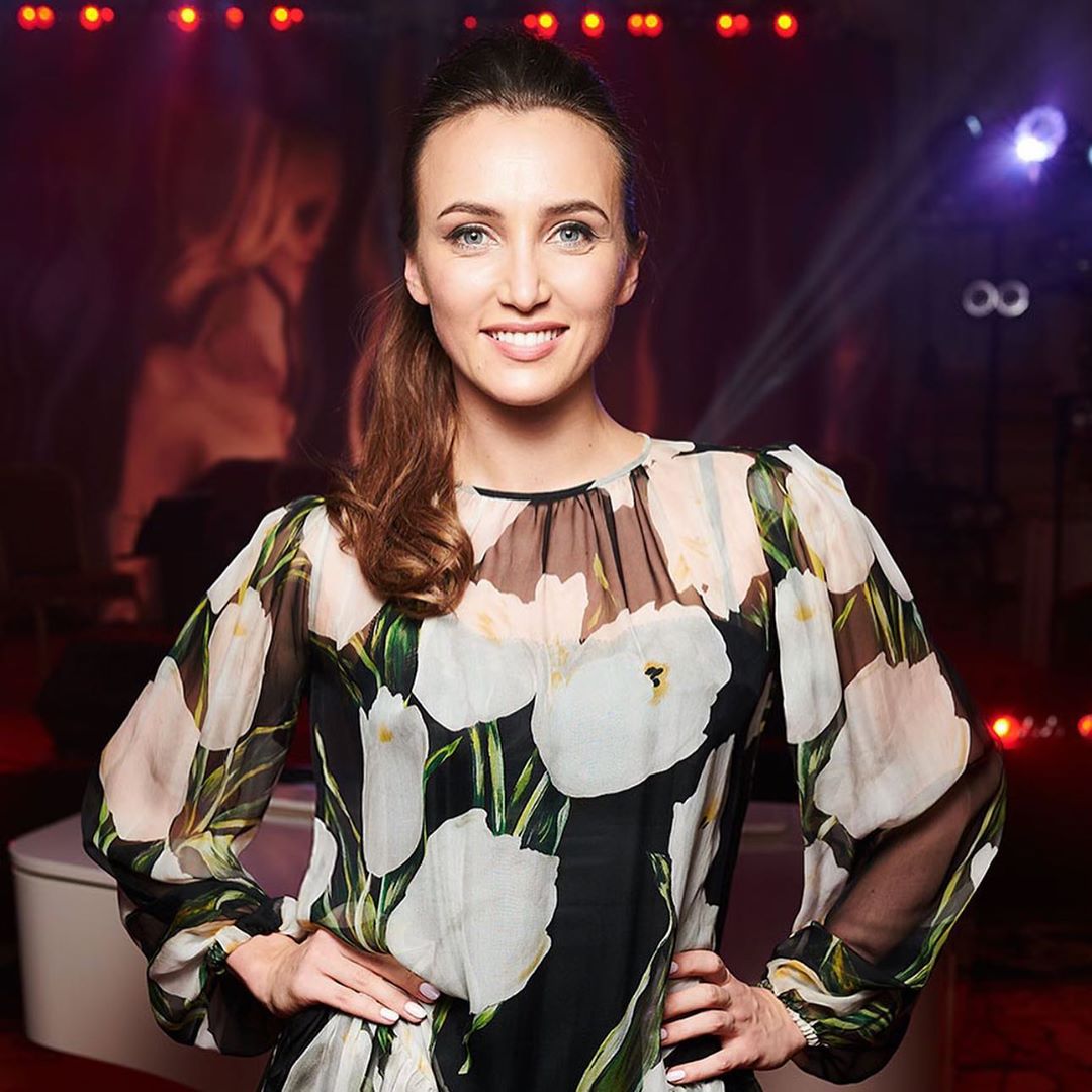 "Лучшая пара": Анна Ризатдинова восхитила стильным выходом в свет с партнером по Танцам со звездами