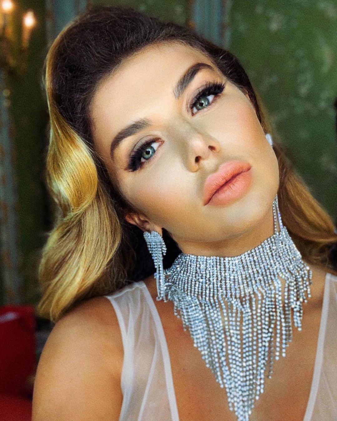 Была изгоем без друзей: Анна Седокова поразила признанием о школьных годах