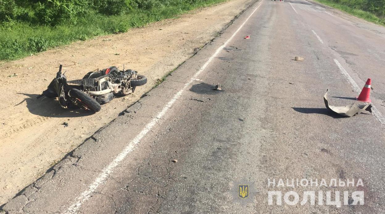 Под Херсоном водитель насмерть сбил детей на скутере: все подробности