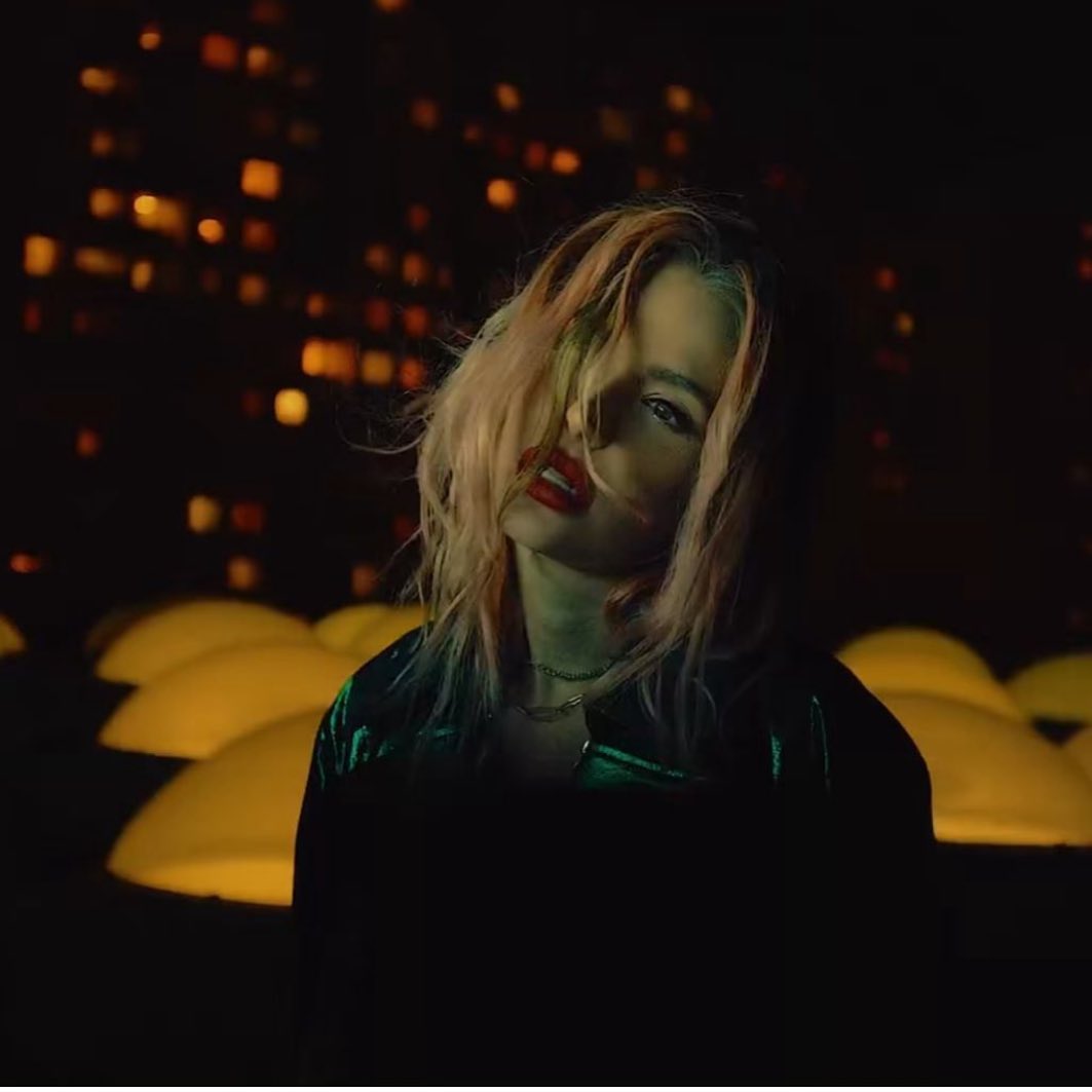 Леди-соблазн: Слава из НеАнгелов "зажигает" чувственным фото