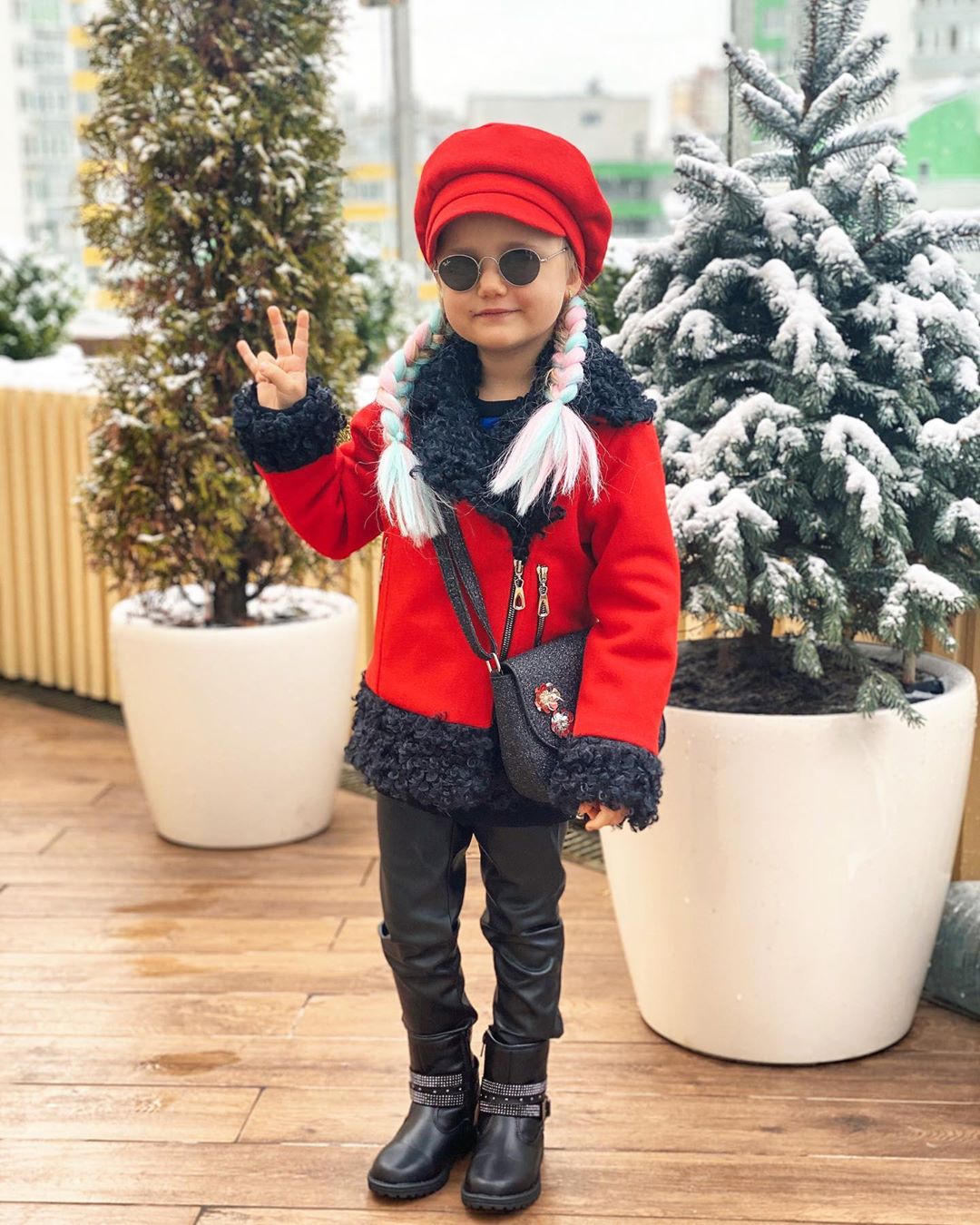 Така доросла і красива: Слава з НеАнгелів показала свою доньку-модницю