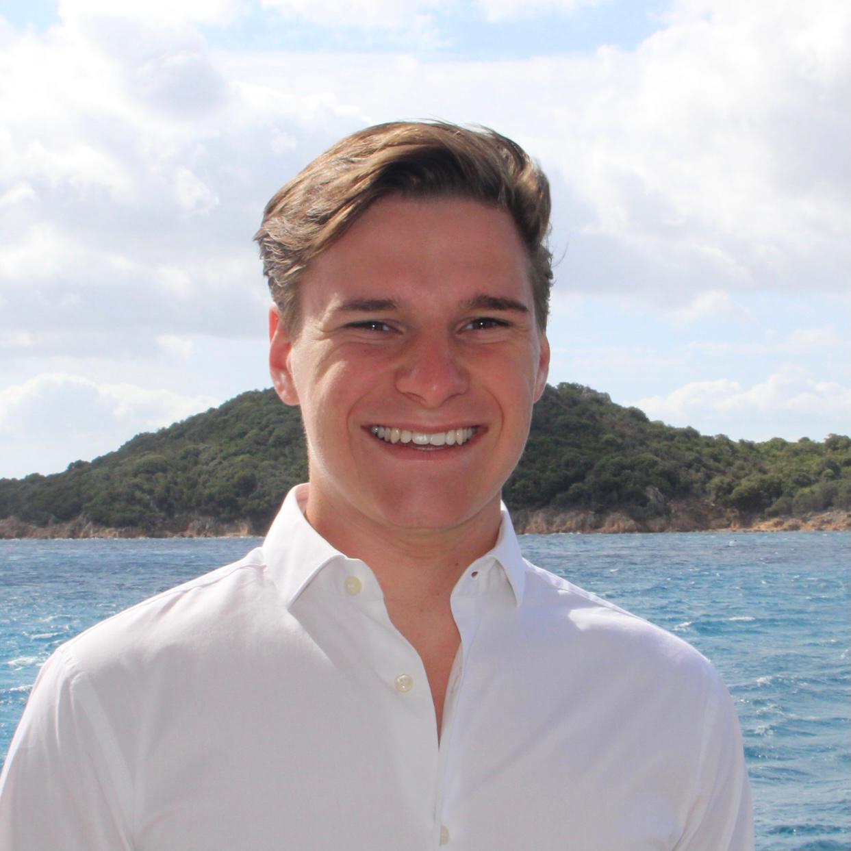 Безос отправится в космос со старейшим и самым молодым астронавтами