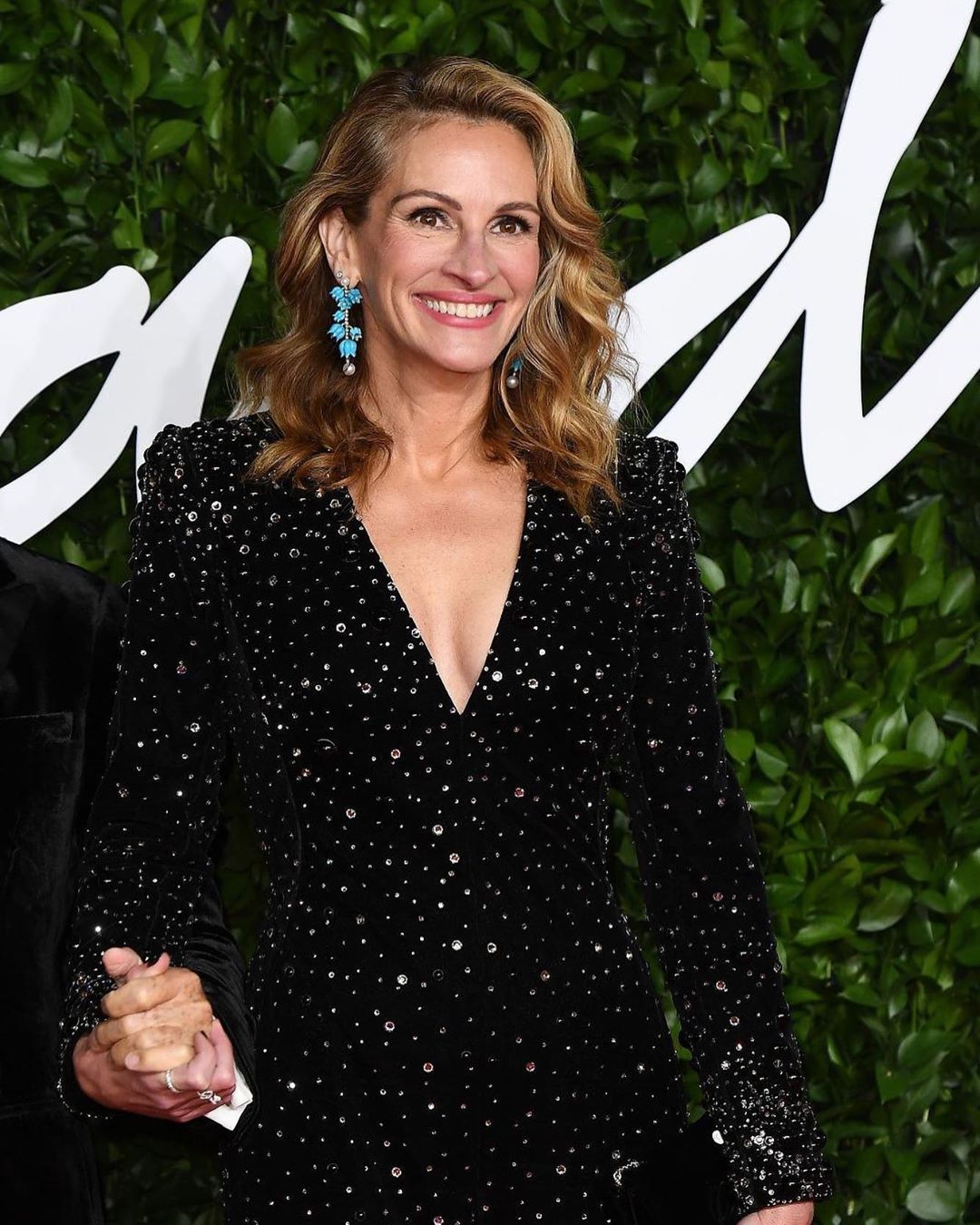 Красива і щаслива: 52-річна Джулія Робертс красується на обкладинці французького Elle