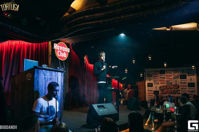 Відразу після виборів: комік, що виступав в Криму, їде в Україну