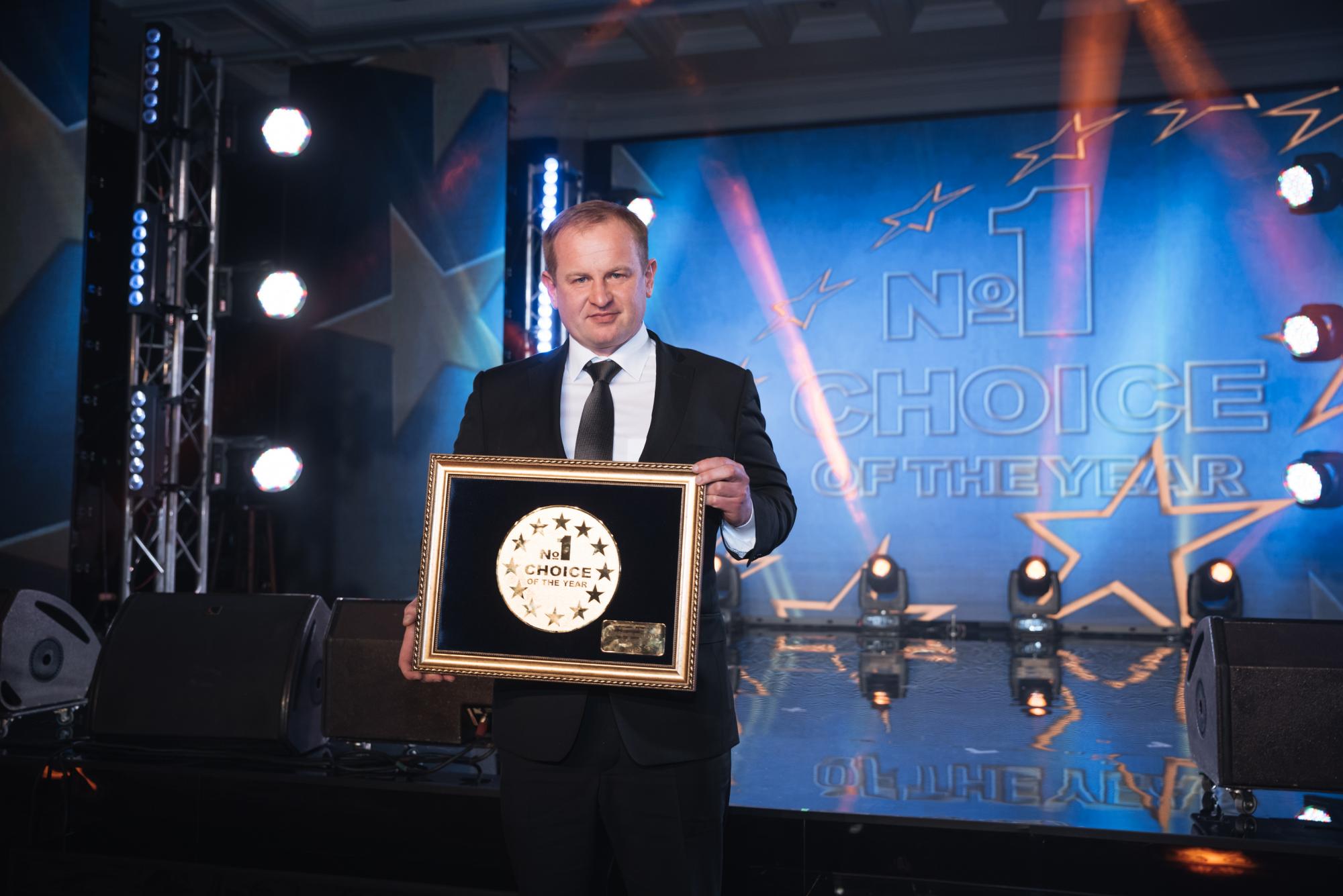 Украинские потребители выбрали Строительную группу "Синергия" лучшим застройщиком 2019 году в пригороде Киева в премии Выбор года!