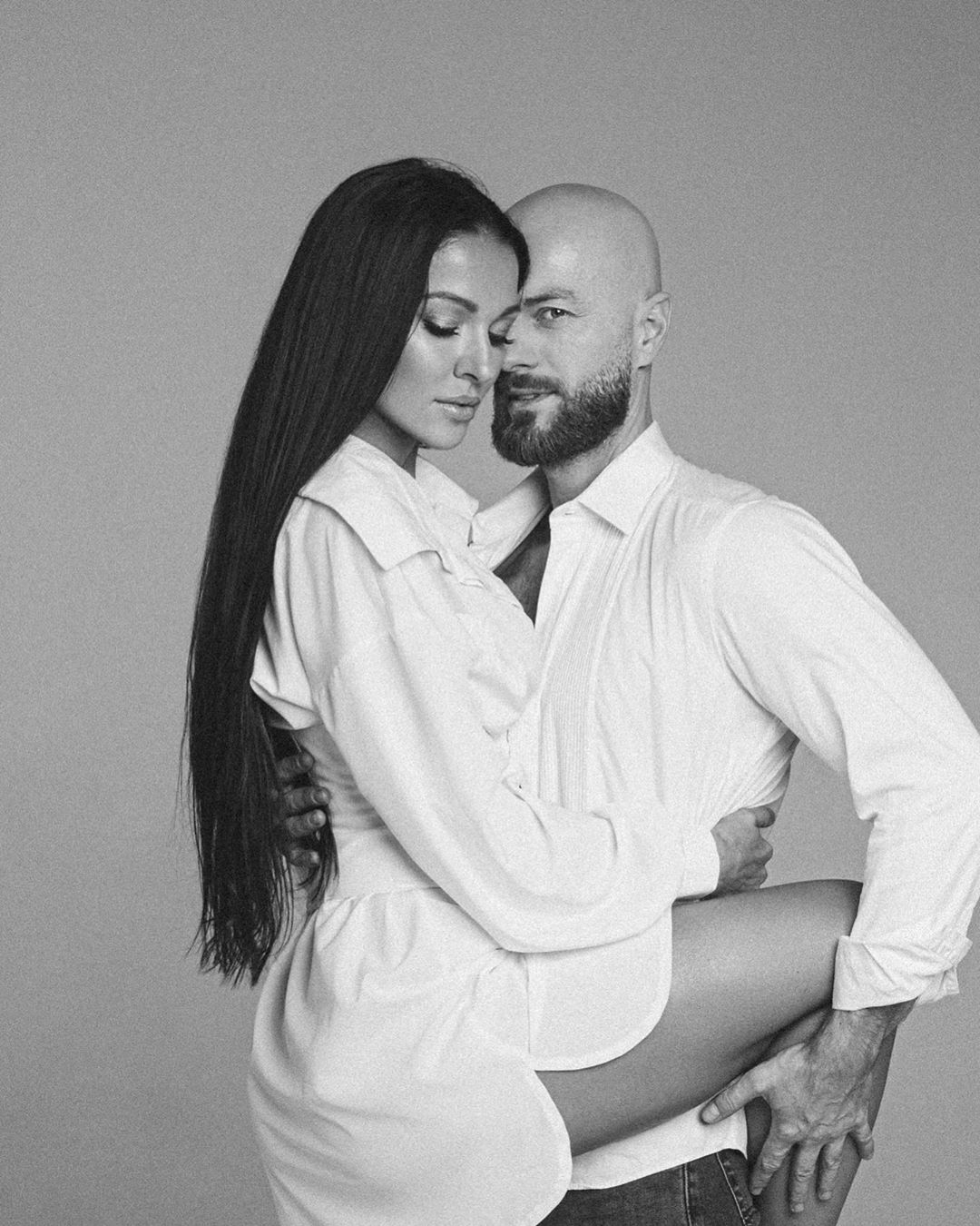 Закохані і прекрасні: Влад Яма підкорив чуттєвою фотосесією з дружиною