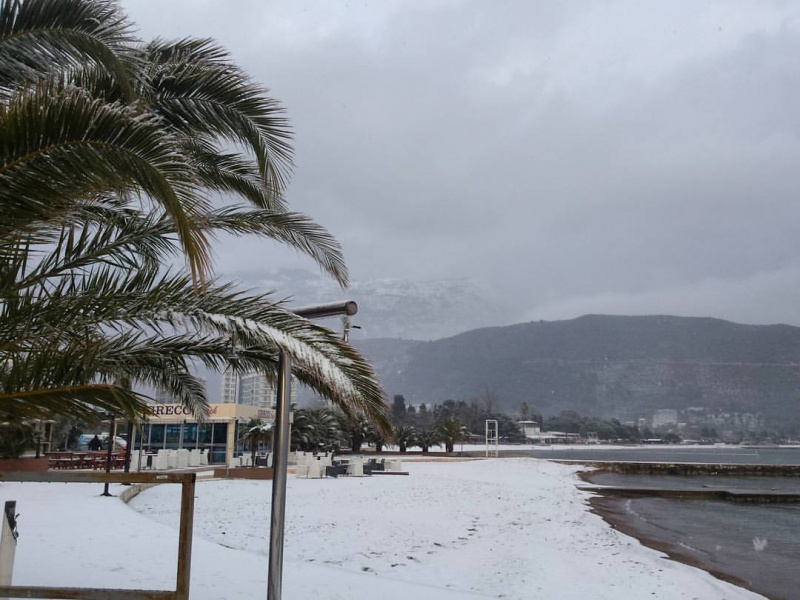 В Болгарии впервые за 60 лет замерзло Черное море