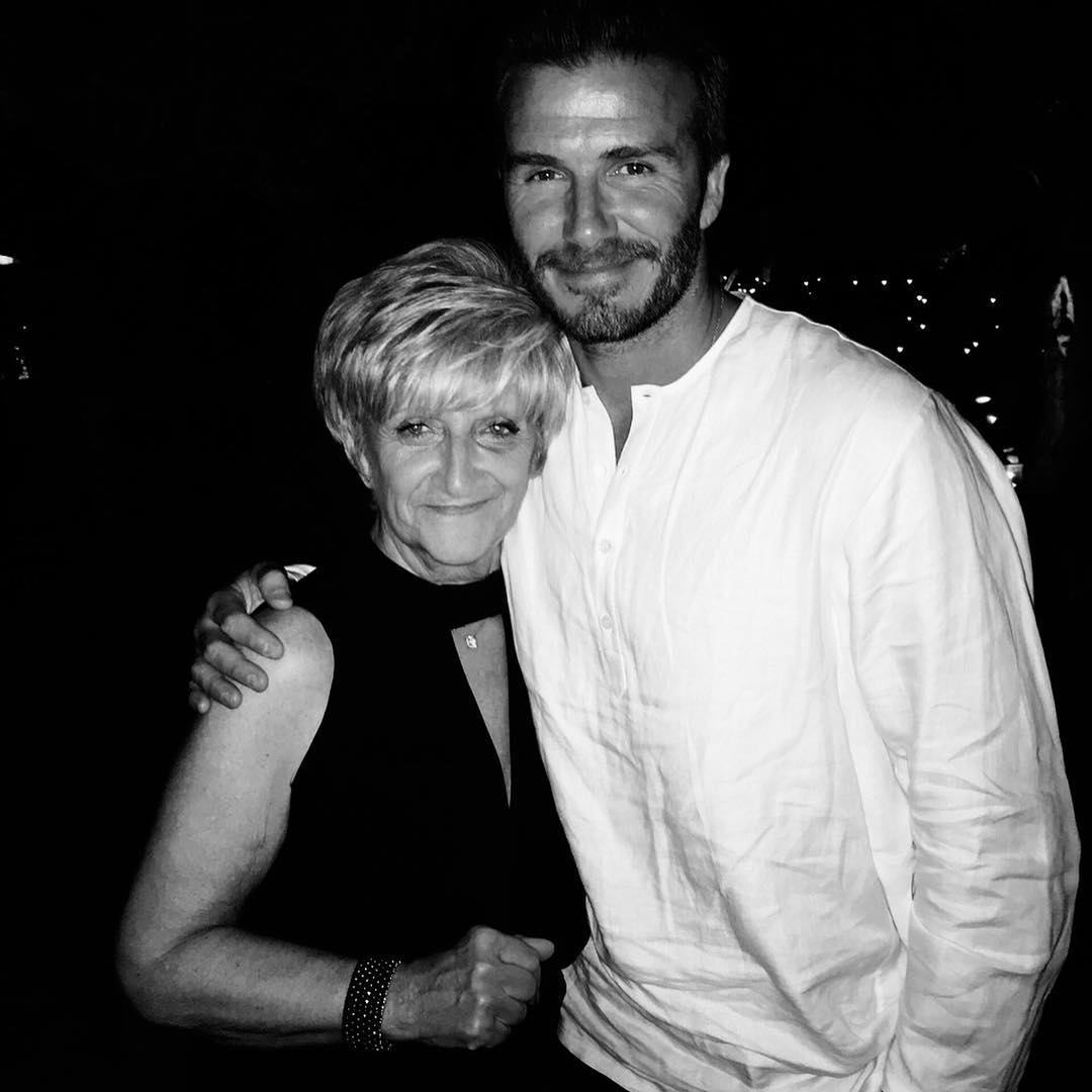 Девід Бекхем з мамою