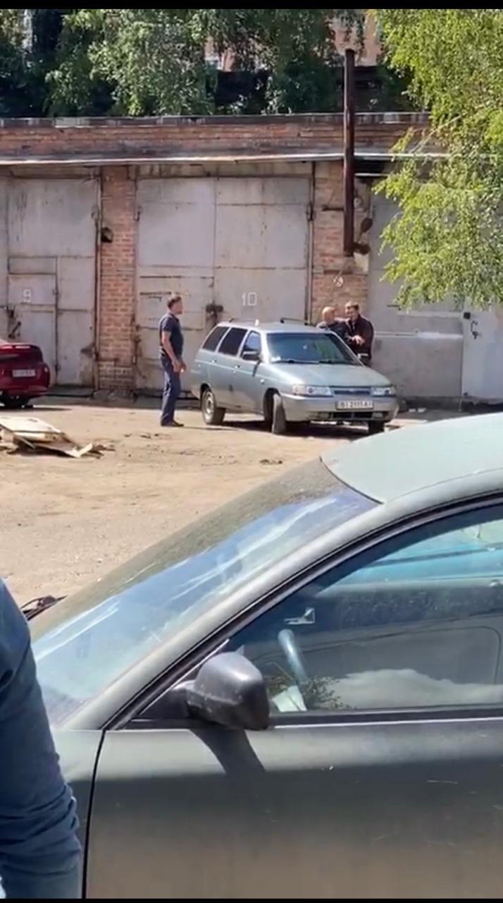 "Полтавский террорист" с заложником едет в сторону Киева: фото опасного автомобиля