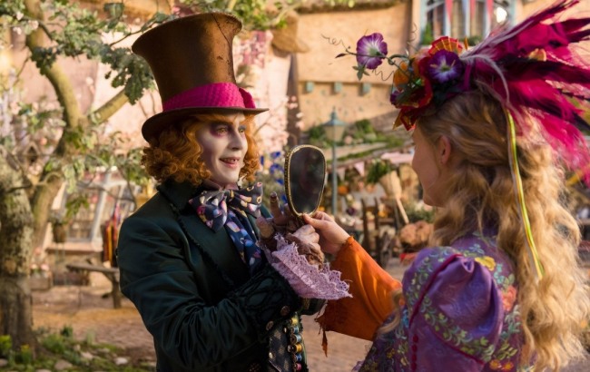 Фильм "Алиса в Зазеркалье" провалился на старте проката в США
